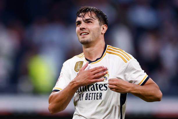 1695859393322072992.jpg 球探体育比分网-【现场】何塞卢廖化当先锋,皇马兵不血刃擒升班马