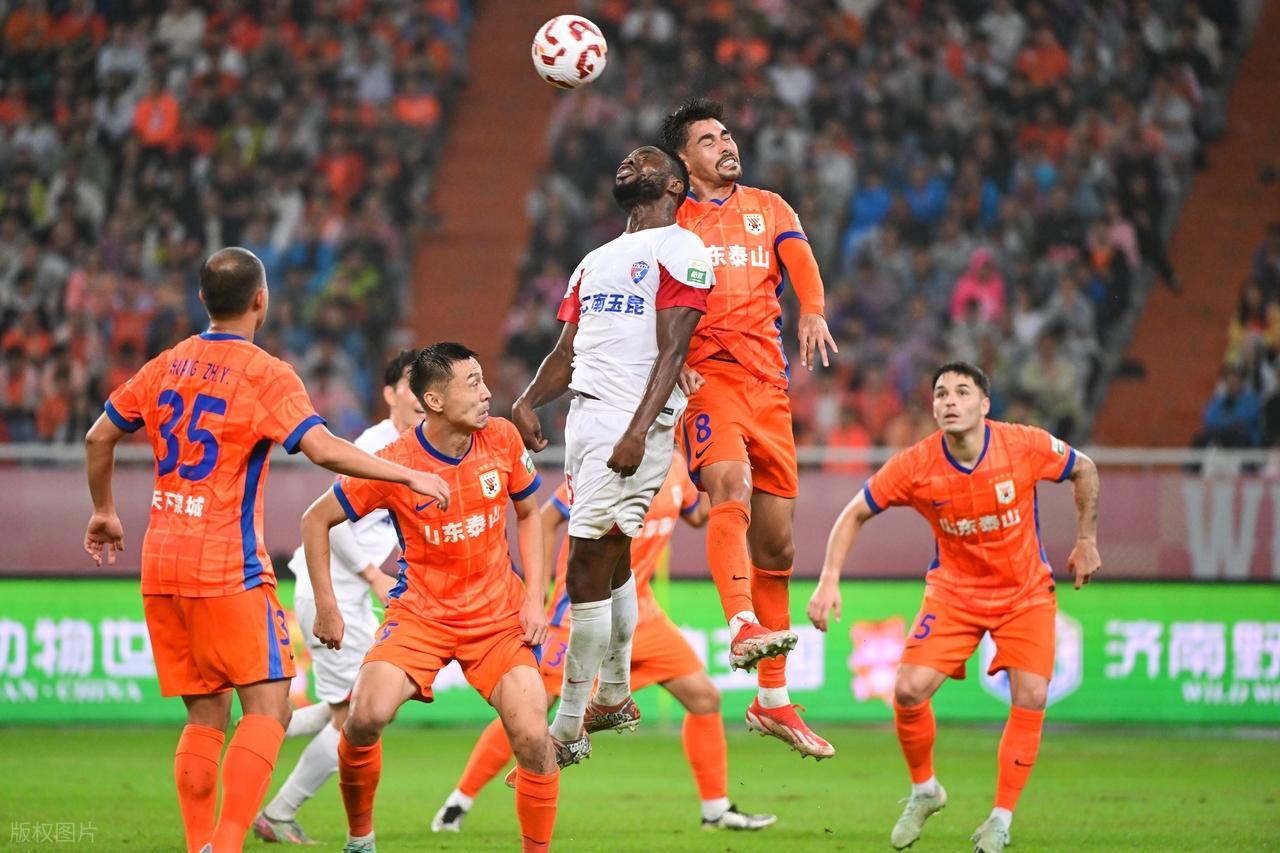 球探比分网首页-放下恩怨，死磕高原！泰山别被无关人内耗，下一场才是真硬仗！